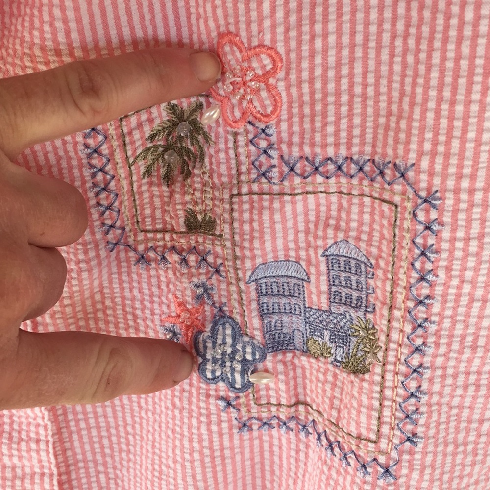 🌴VTG pink seersucker embroidered button down top - Picture 5 of 8